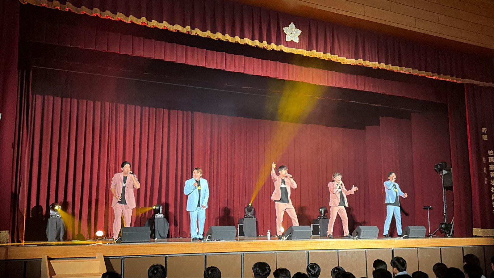 アカペラグループによる公演の様子
